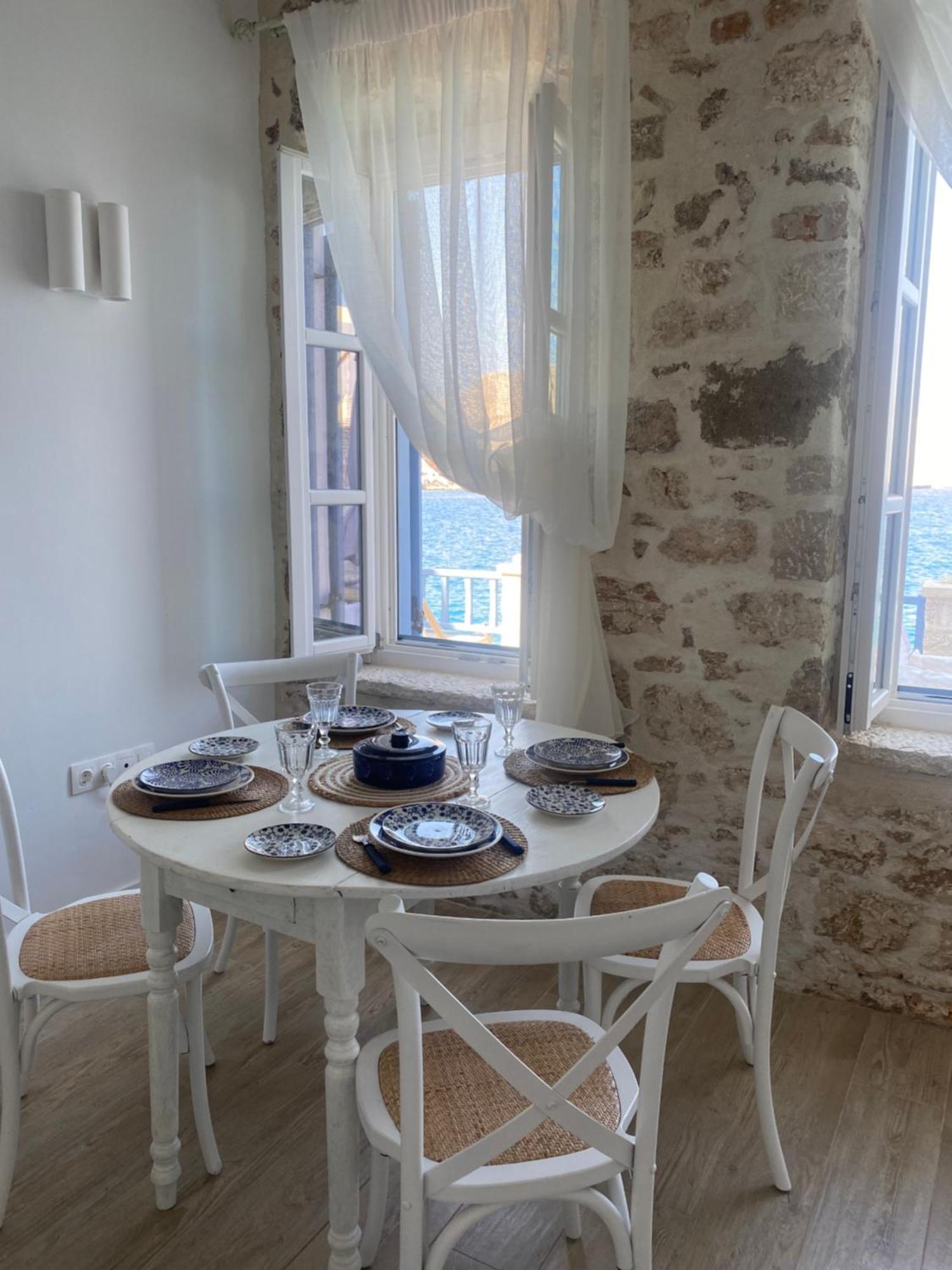 Halki Sea Breeze - A Waterfront Villa מראה חיצוני תמונה
